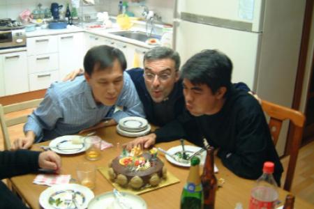 Festa nella comunità di Seoul,  con P. Daniele, P. Francesco e P. Abel, missionari in Corea del Sud. 