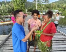 Traditiona welcome of islanders - chewing a betel nut.