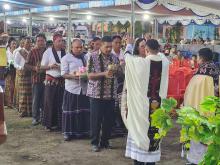 Prima Messa del novello sacerdote Rogazionista P. Sylvester Kennedy RCJ a Mageloo, Maumere-Indonesia, il suo cittadina natale.  