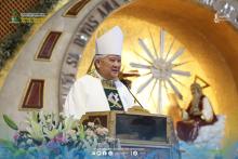 Mons. Socrates Villegas, arcivescovo di Lingayen Dagupan, tiene l'omelia.
