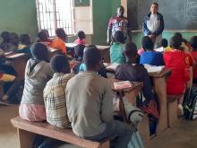 Scuola parrocchiale di Kitiwum, Camerun. 