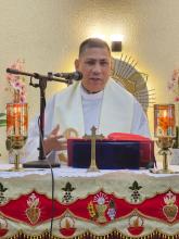 Fr. Ezpeleta presiding the Holy Mass.