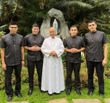 I quattro novizi messicani della delegazione NS di Guadalupe con il Maestro dei Novizi, P. Ariel Tecson. 