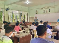 Rogationist seminarians in Cebu start their course on the American Sign Language (ASL)